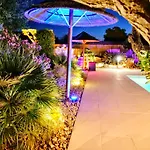 Avec Piscine Chauffée Jardin Proche Saumur Parking *
