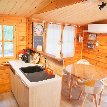 Holiday home Avec Piscine Au Coeur Du Saumur Champigny