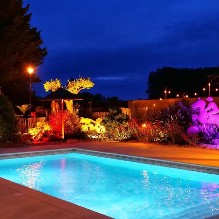 Avec Piscine Chauffée Jardin Proche Saumur Parking * Souzay-Champigny