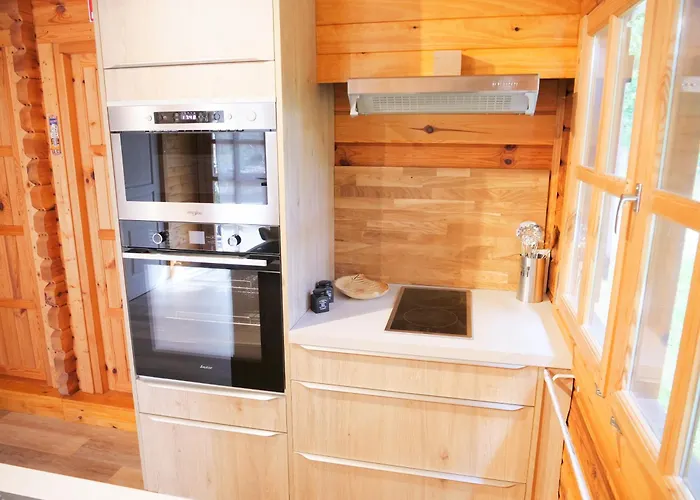 度假居 Chalet Avec Piscine Chauffee Jardin Proche Saumur Parking *